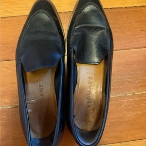 Everlane Women’s Black Leather Loafers (size 6.5)